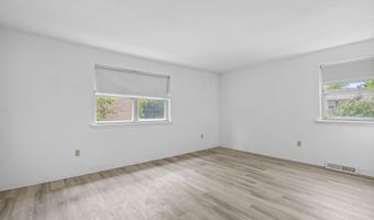 104 HAMPSTEAD Dr, Ambler, PA 19002