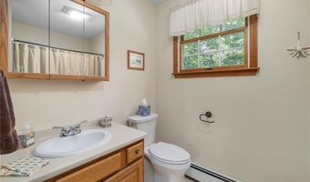 15 Secluded Dr, Narragansett, RI 02882