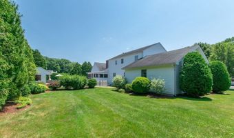 35 Jennie Cir, Agawam, MA 01001