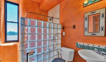 77 North Rd, Carson, NM 87517