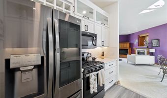 548 6th St NW, Altoona, IA 50009