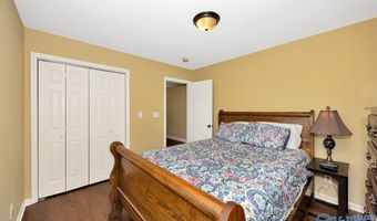 1420 Summerchase Ln, Albertville, AL 35951
