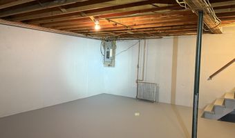 2 Sunrise Cir, Augusta, ME 04330
