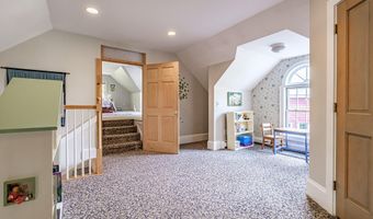 71 Brook Rd, Falmouth, ME 04105