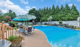 8 Laurel Ln, Bayville, NJ 08721