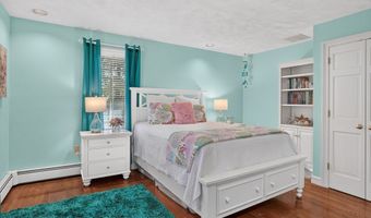 3 Newman Hill Dr, Andover, MA 01810