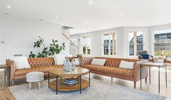 1046 Ocean Rd, Narragansett, RI 02882