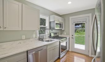 6024 RIXEY Dr, Alexandria, VA 22303