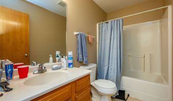 1330 10th Ave SE, Altoona, IA 50009
