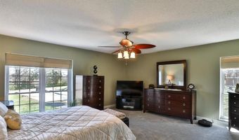 917 Claytonbrook Dr 4, Ballwin, MO 63011