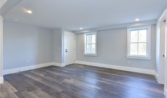 6 Maple Lake Farm Road Rd E, Charlestown, RI 02813