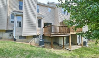 1005 Pocono Trl, Ballwin, MO 63021