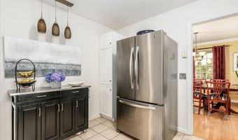 89 Candlewood Lake Rd, Brookfield, CT 06804