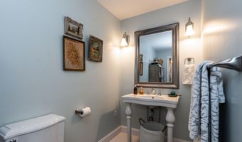 20 Babbidge Rd, Falmouth, ME 04105