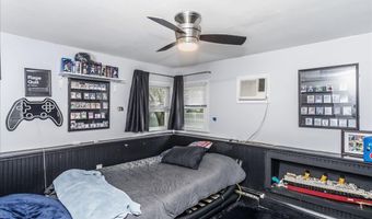16 Netz Pl, Albertson, NY 11507