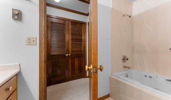 E5401 12TH Road, Algoma, WI 54201