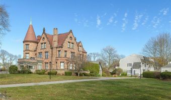 364 Bellevue Ave A6, Newport, RI 02840