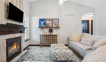 435 E Jefferson St, North Liberty, IA 52317