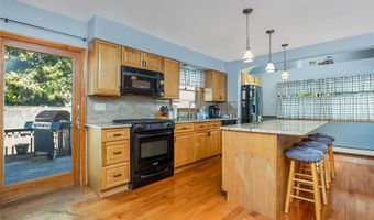 42 Buchanan Ave, Amity Harbor, NY 11701