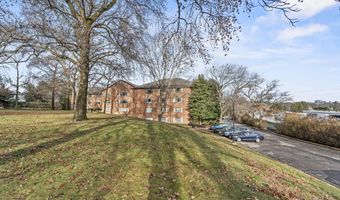 5301 WESTBARD Cir 224, Bethesda, MD 20816