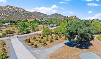 19553 Hidden Glen Rd, Alpine, CA 91901