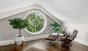 50 School St 7, Newport, RI 02840