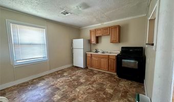 1137 E Chestnut St, Altus, OK 73521