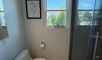 2011 N UPTON St, Arlington, VA 22207