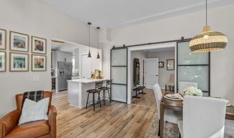 820 Barton Dr, Ann Arbor, MI 48105