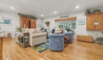 1099 PARKVIEW Dr, Brookings, OR 97415