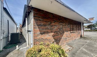 225 E Washington Ave, Athens, TN 37303