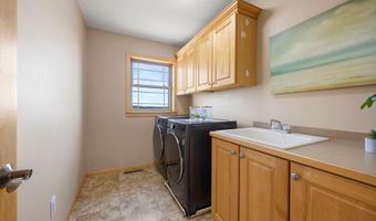 9352 67th St NW, Annandale, MN 55302