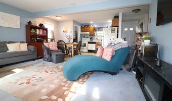 19 Vincent St, Middletown, RI 02842