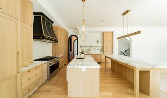 5617 MCLEAN Dr, Bethesda, MD 20814