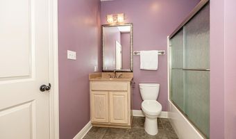 745 Champagne Dr, Biloxi, MS 39532