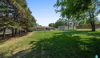 2013 E Sylvan Cir, Brandon, SD 57005