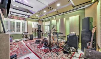 1230 GOLDEN Ln, Orlando, FL 32804