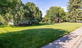 508 E Circle Dr E, Cody, WY 82414