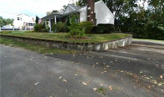 13 Cozy Ln, Cumberland, RI 02864
