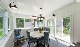 28 Woodland Dr, Amherst, NH 03031