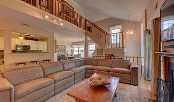 66 Homestead Ln 66, Bayonne, NJ 07035