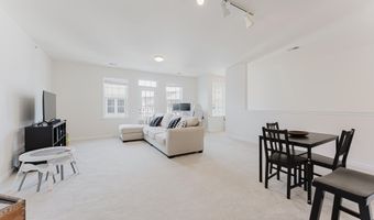 24588 BYRNE MEADOW Sq 302, Aldie, VA 20105