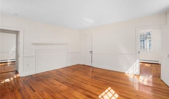 14 Elm St, Newport, RI 02840