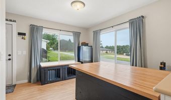202 Wilson Ct, Anamosa, IA 52205