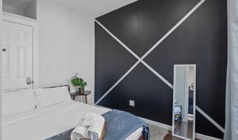 84 W 3rd St, Bayonne, NJ 07002