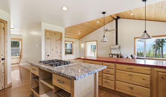 125 Cottage Ln, Bonners Ferry, ID 83805