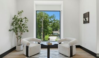 217 NE H St, Bentonville, AR 72712