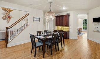 10 Lovegreen Ln, East Greenwich, RI 02818