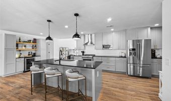 1413 Mayflower Rd, Bentonville, AR 72713