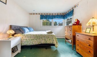 53 Hampton Ave, Auburn, ME 04210